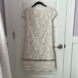 Vince Camuto cream colored and lace dress size 4